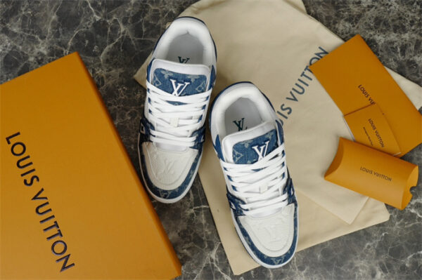 Louis Vuitton Trainer Low - White/Blue - Image 3