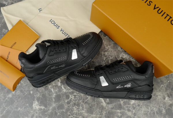 Louis Vuitton Trainer Low - Black - Image 2