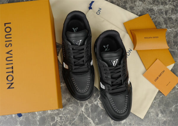 Louis Vuitton Trainer Low - Black - Image 4