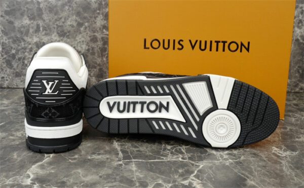 Louis Vuitton Trainer Low - White/Black - Image 3